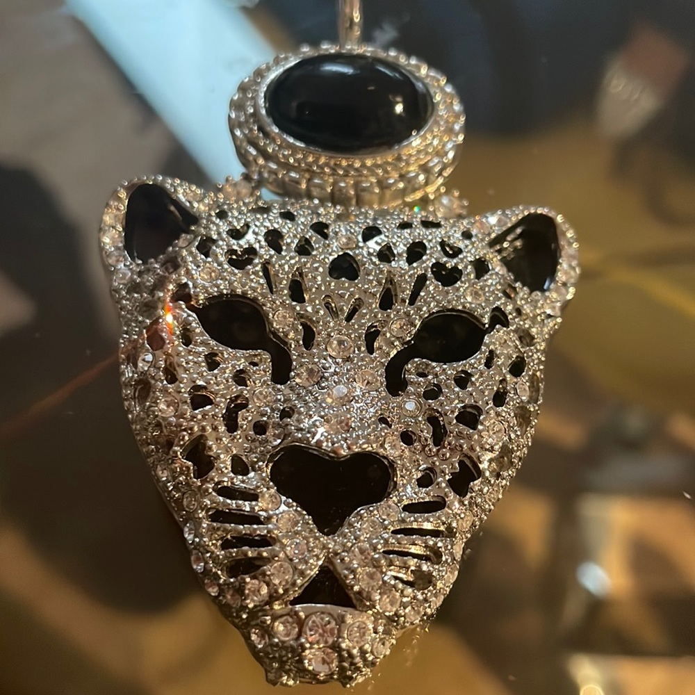 Beautiful tiger, cheetah, tiger pendant with black glass beads